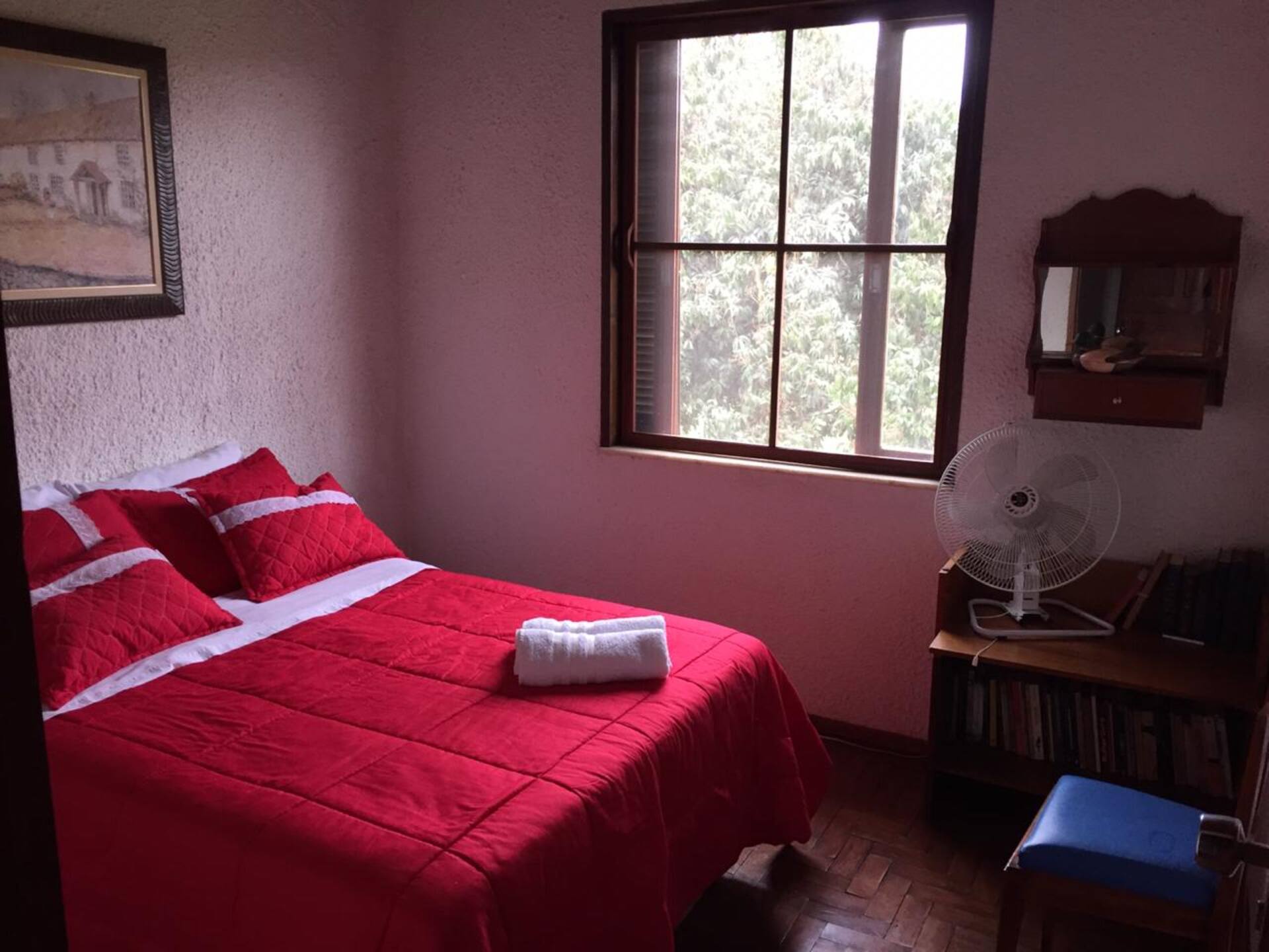 Quarto de casal na Casa Capelinha perto de Penedo