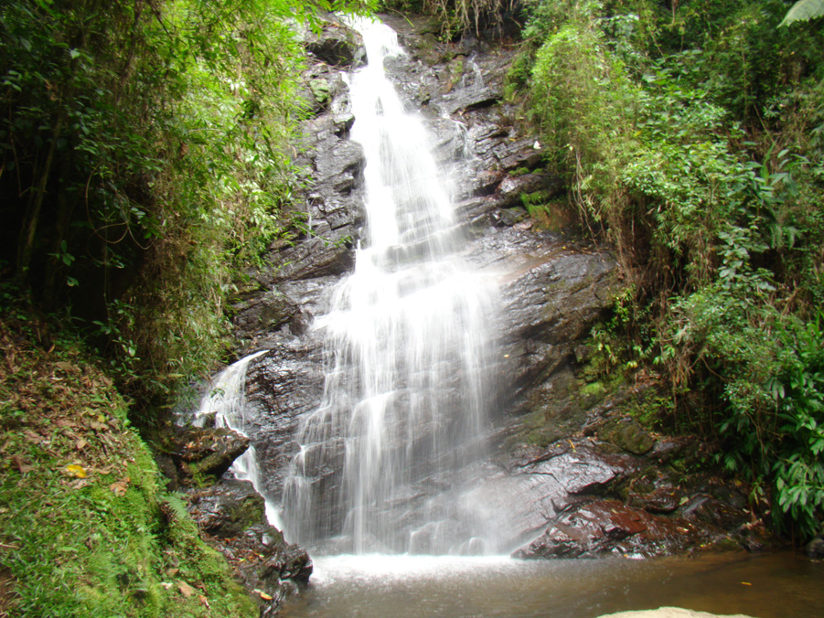 Cachoeira Véu da Noiva em Visconde de Mauá